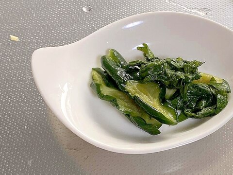 夏にぴったり、しそときゅうりの押し付け
